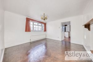 dining room- click for photo gallery